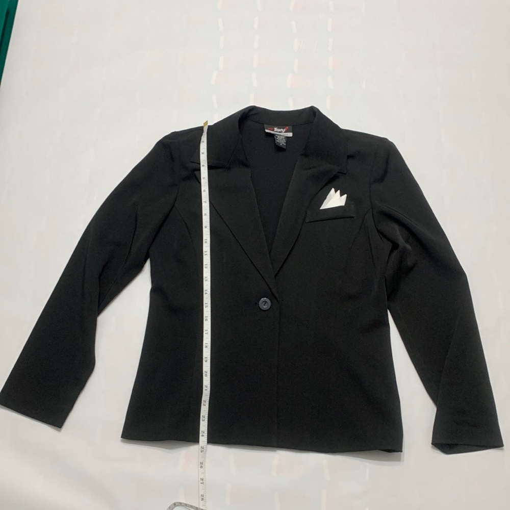 Tracy Evans black blazer. Size 8